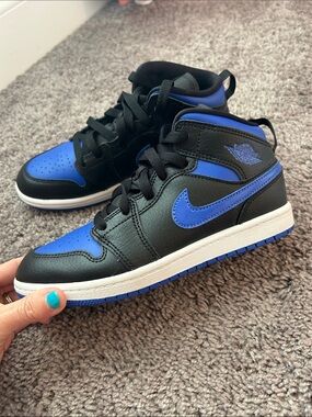 Nike Kids Black and Royal Blue Mid-Top Sneakers